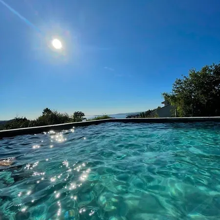 Heated Swimming Pool Jacuzzi Апартаменты Марин