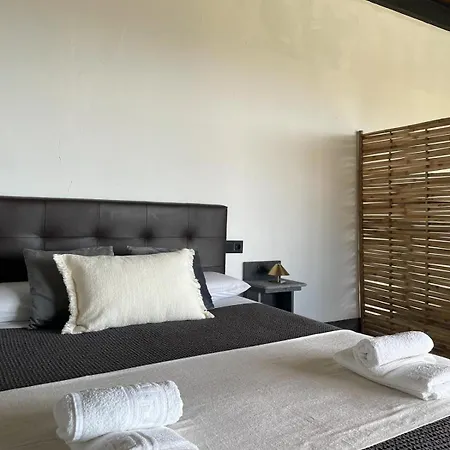 Апартаменты Heated Swimming Pool Jacuzzi *